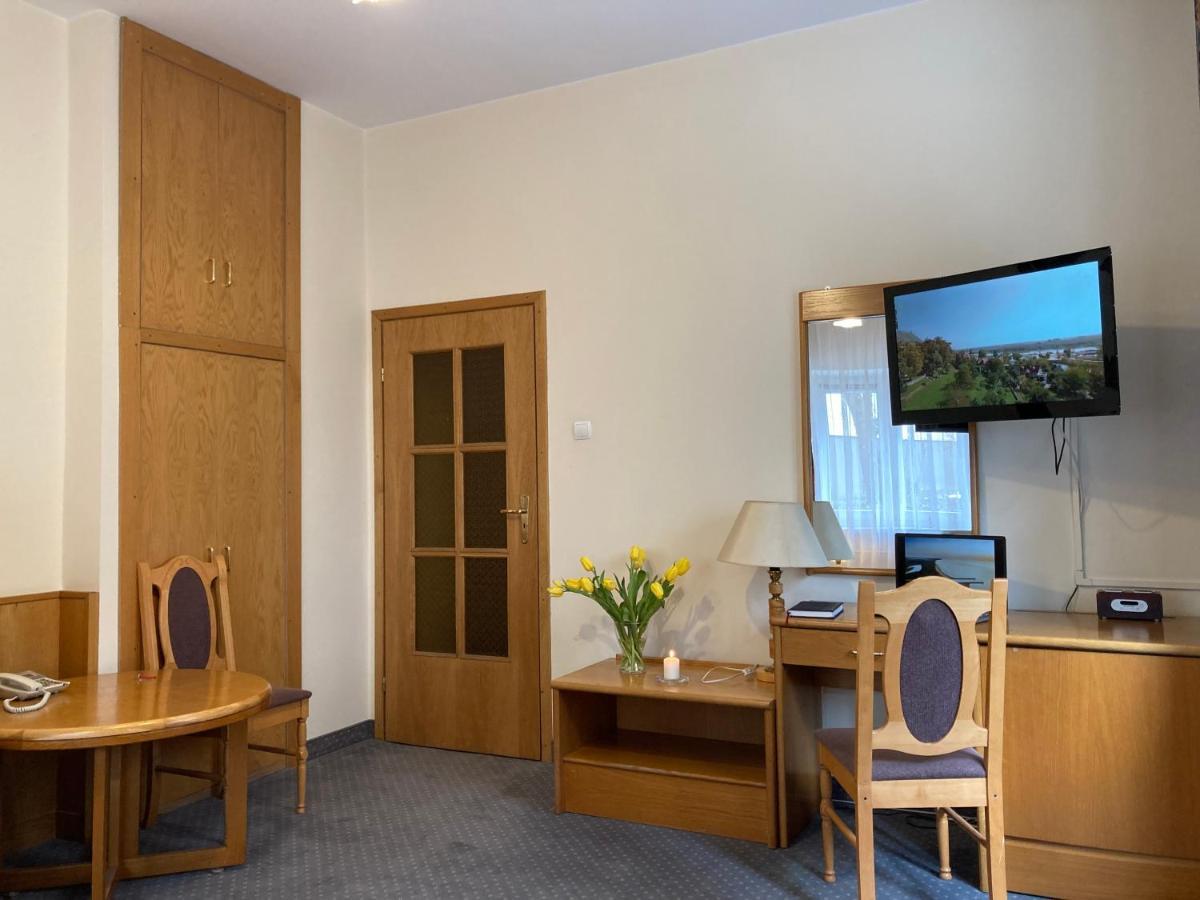 Bed and Breakfast Karat Varsovia Exterior foto