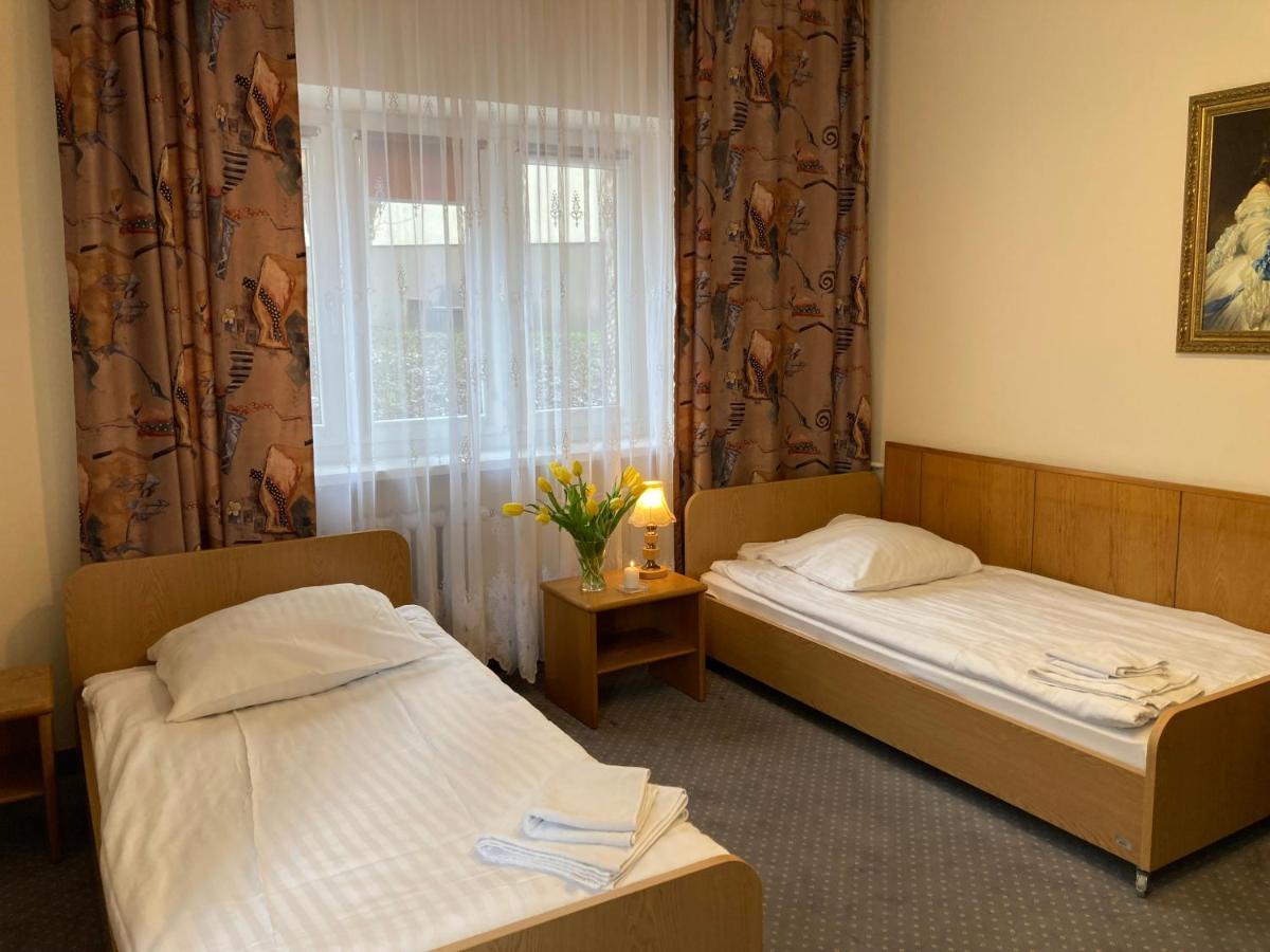 Bed and Breakfast Karat Varsovia Exterior foto