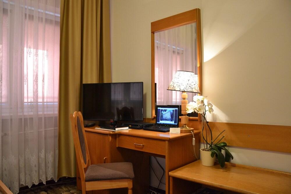 Bed and Breakfast Karat Varsovia Exterior foto