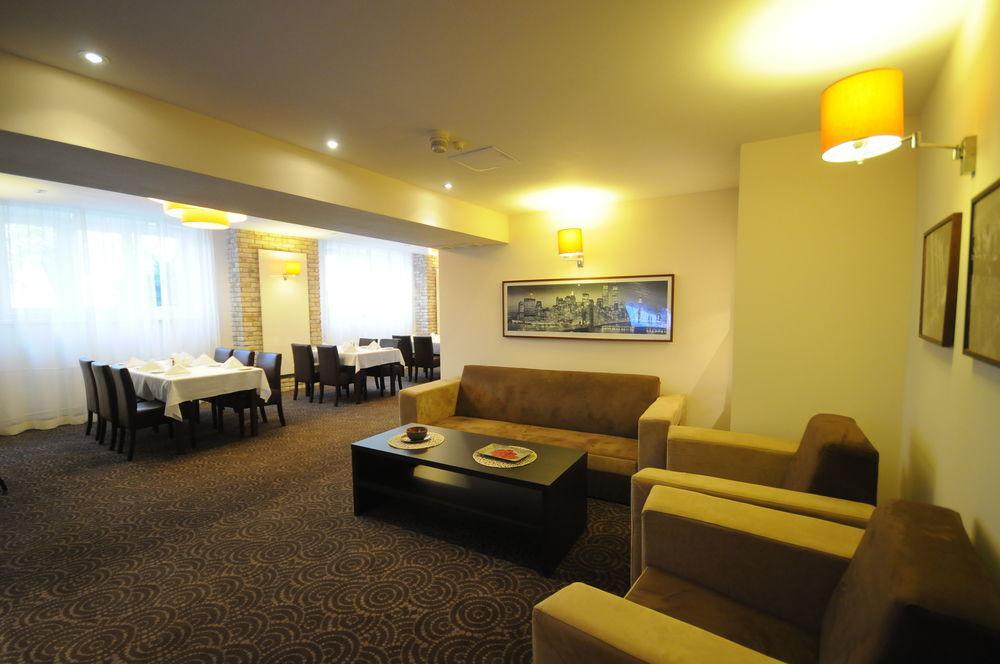 Bed and Breakfast Karat Varsovia Exterior foto